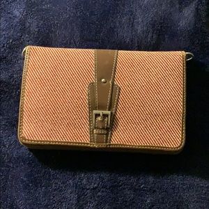 Just really spacious  Wallet.